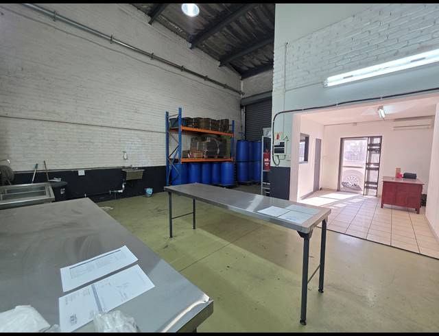 99M² WAREHOUSE FOR SALE IN CITY DEEP